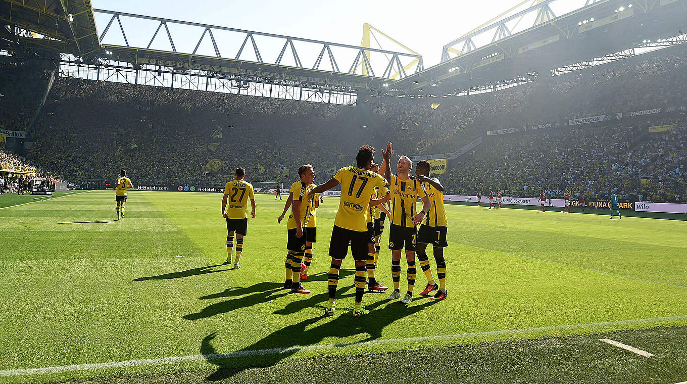 Spielentscheidend für den BVB: Marco Reus (2.v.l.) und Ilkay Gündogan (3.v.l.) © AFP/Getty Images