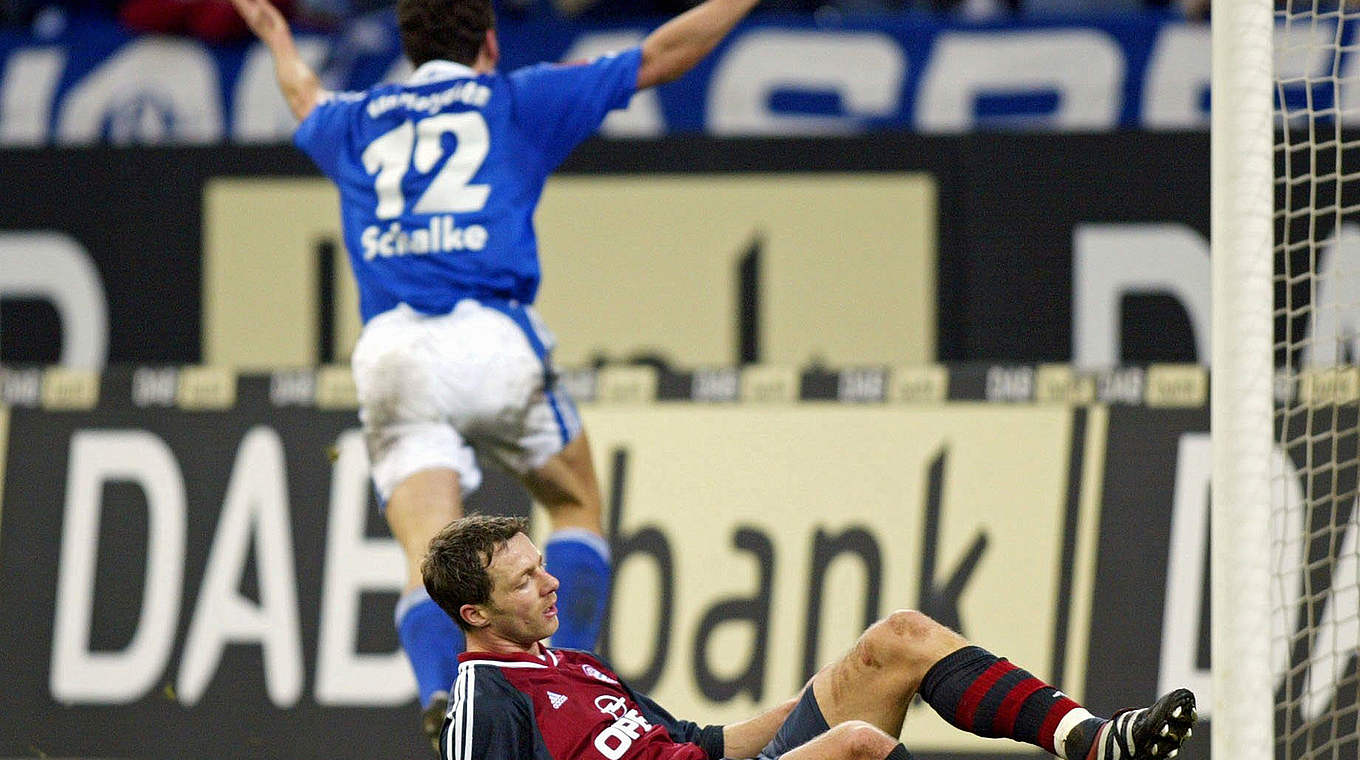 Schalke celebrated a historic 5-1 win against Bayern at home in 2002 © Bongarts