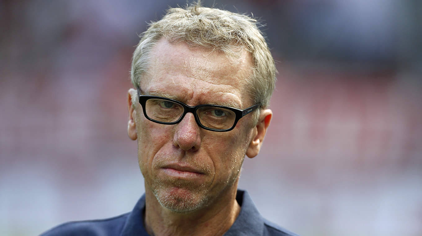 Bestreitet mit Köln in Wolfsburg sein 70. Bundesligaspiel: Trainer Peter Stöger © 2016 Getty Images