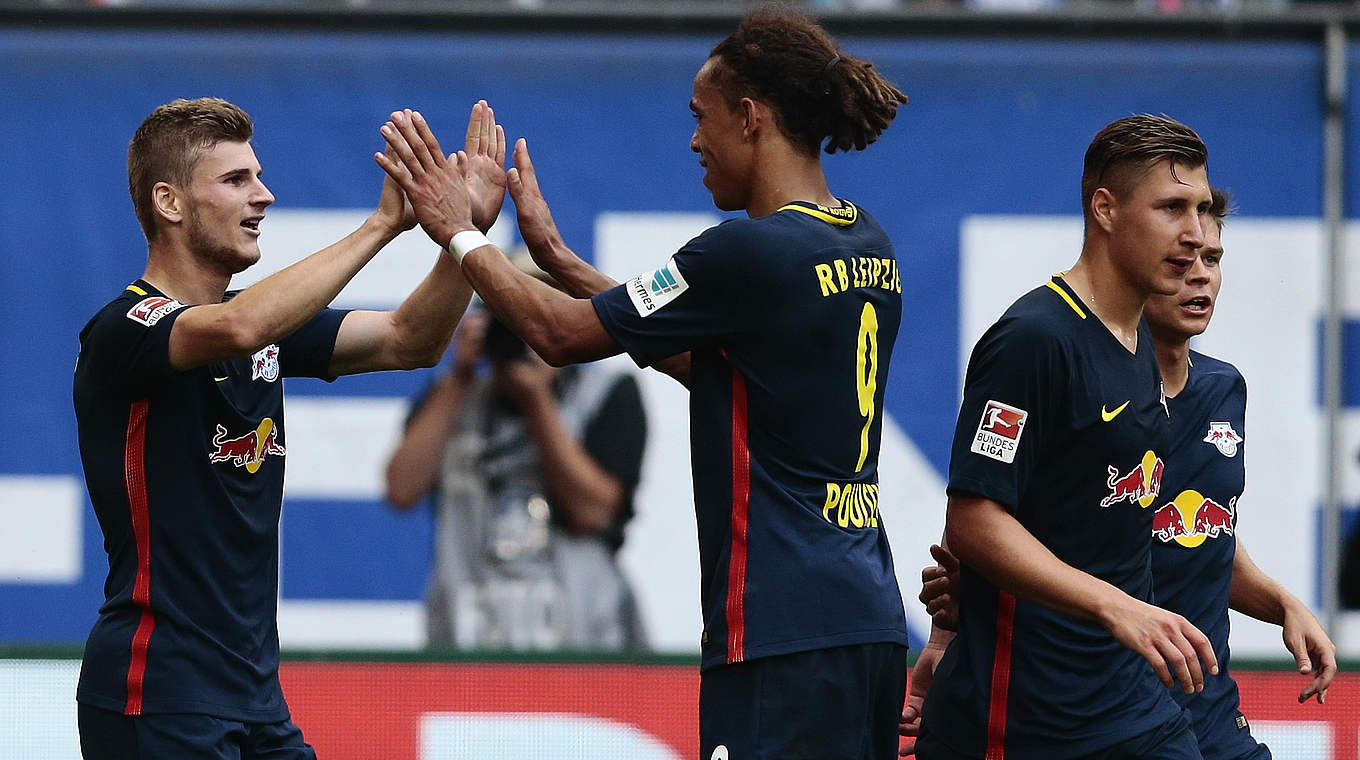 Jubel über den zweiten Saisonsieg: Werner (l.) mit Sturmkollege Yussuf Poulsen (2.v.l.) © 2016 Getty Images