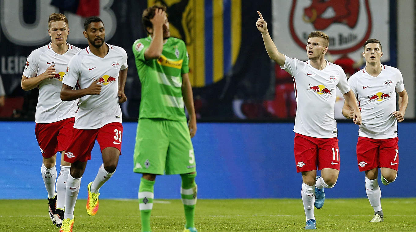 Momentaufnahme: Werner (2.v.r.) bejubelt die Leipziger Führung © 2016 Getty Images