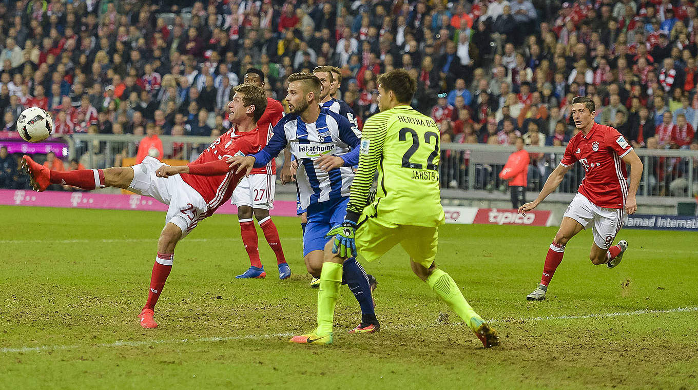 Müller (l.) übers 3:0 gegen Hertha: "Aus unserer Sicht war es ein erfolgreicher Arbeitstag" © imago/Schiffmann