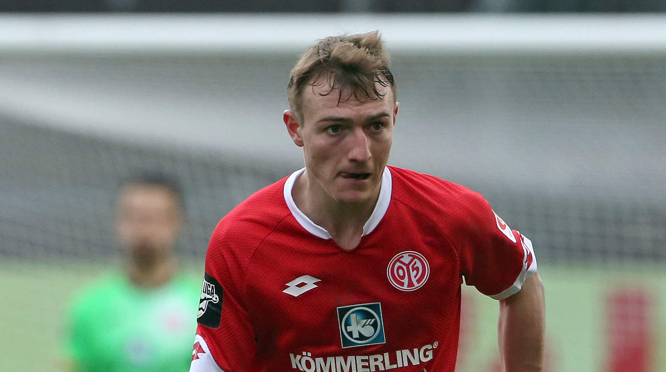 Fällt drei Monate wegen Bänderverletzung aus: Mittelfeldspieler Daniel Bohl aus Mainz © 2016 Getty Images