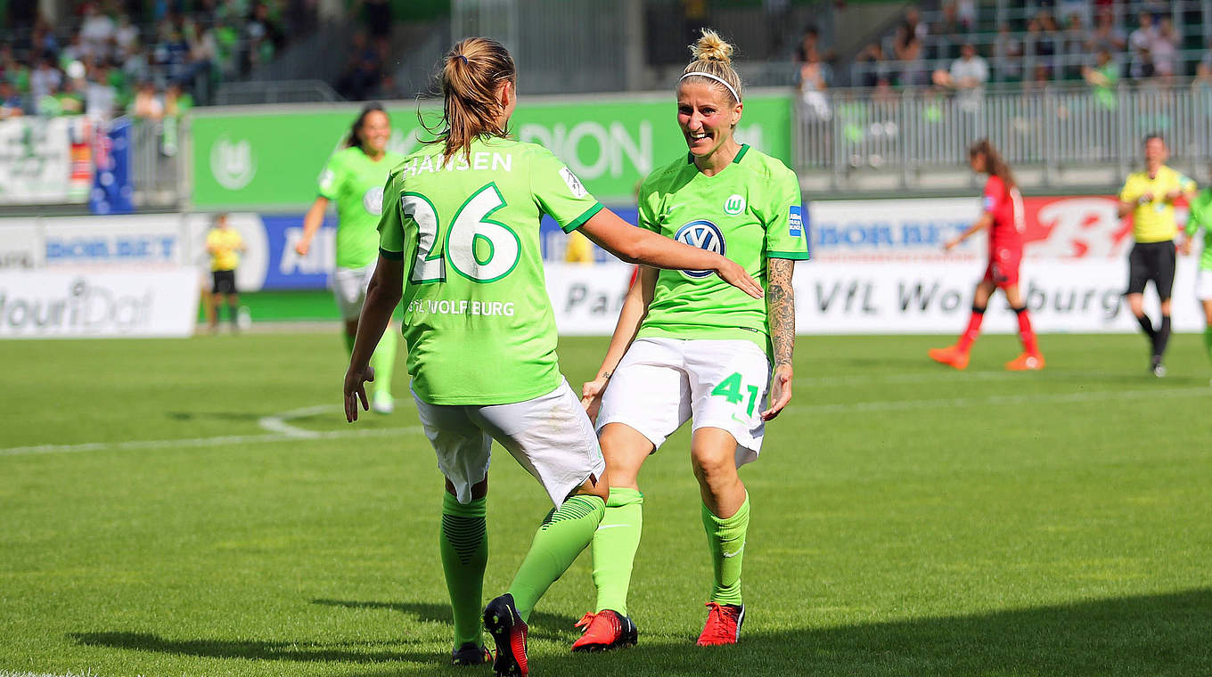 Anja Mittag celebrates her first goal for VfL Wolfsburg against Bayer 04 Leverkusen.  © imago/regios24