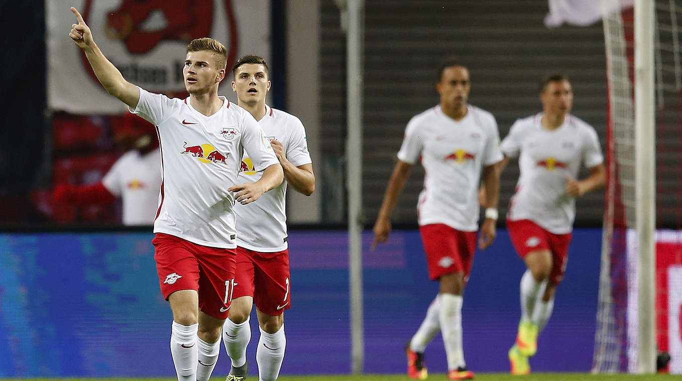 Kann jüngster Bundesligaspieler mit 100 Einsätzen werden: der Leipziger Timo Werner (l.) © 2016 Getty Images