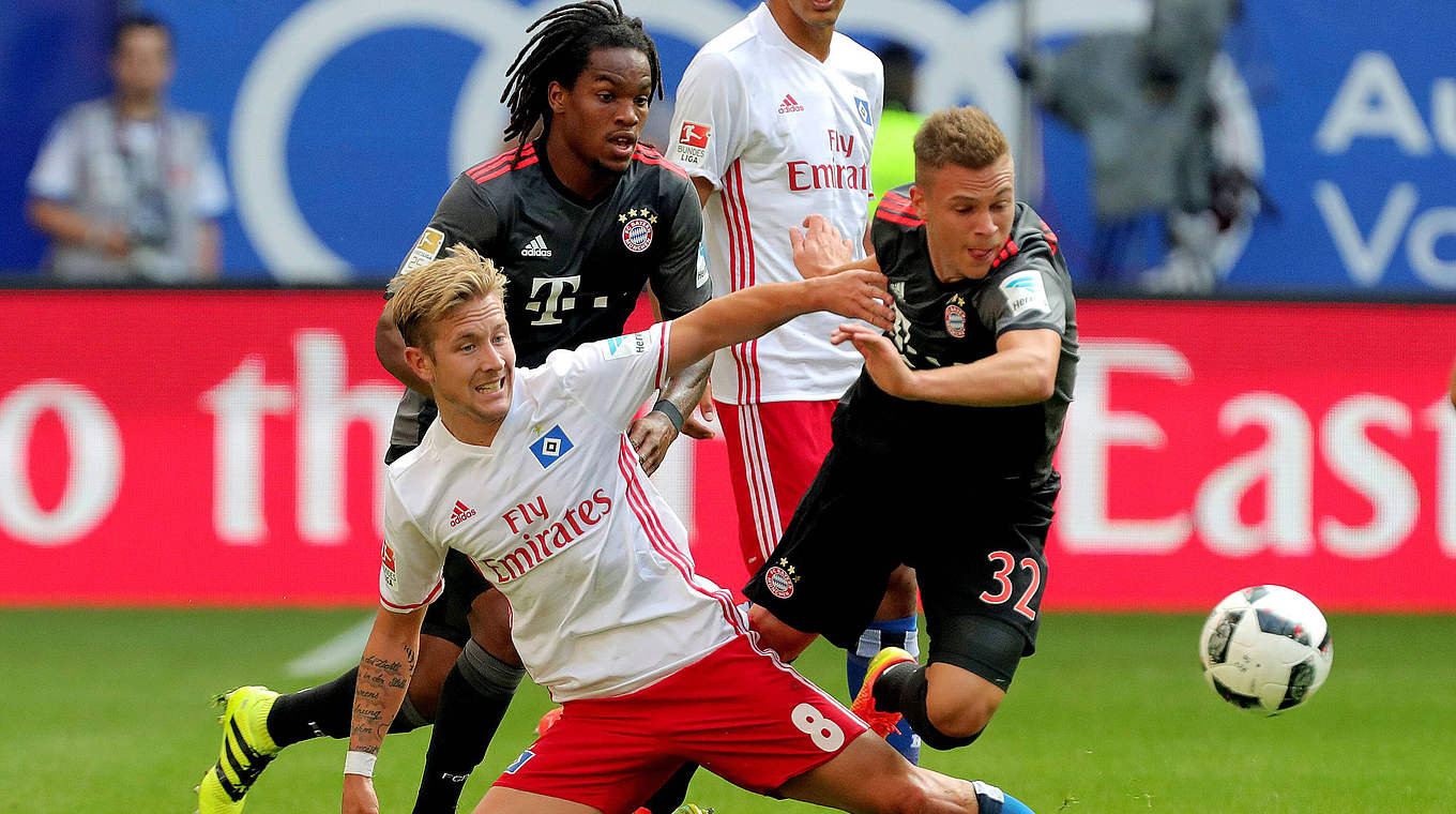 Setzt späten K.o. gegen Hamburg: Joshua Kimmich (r.) © imago/Michael Schwarz