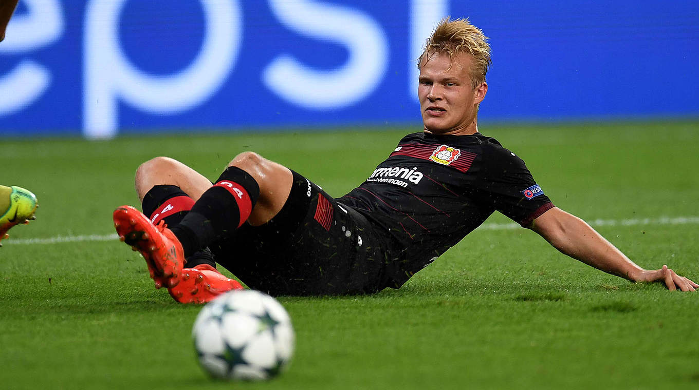 Fällt wegen eines Mittelfußbruchs aus: Leverkusens Stürmer Joel Pohjanpalo © getty images