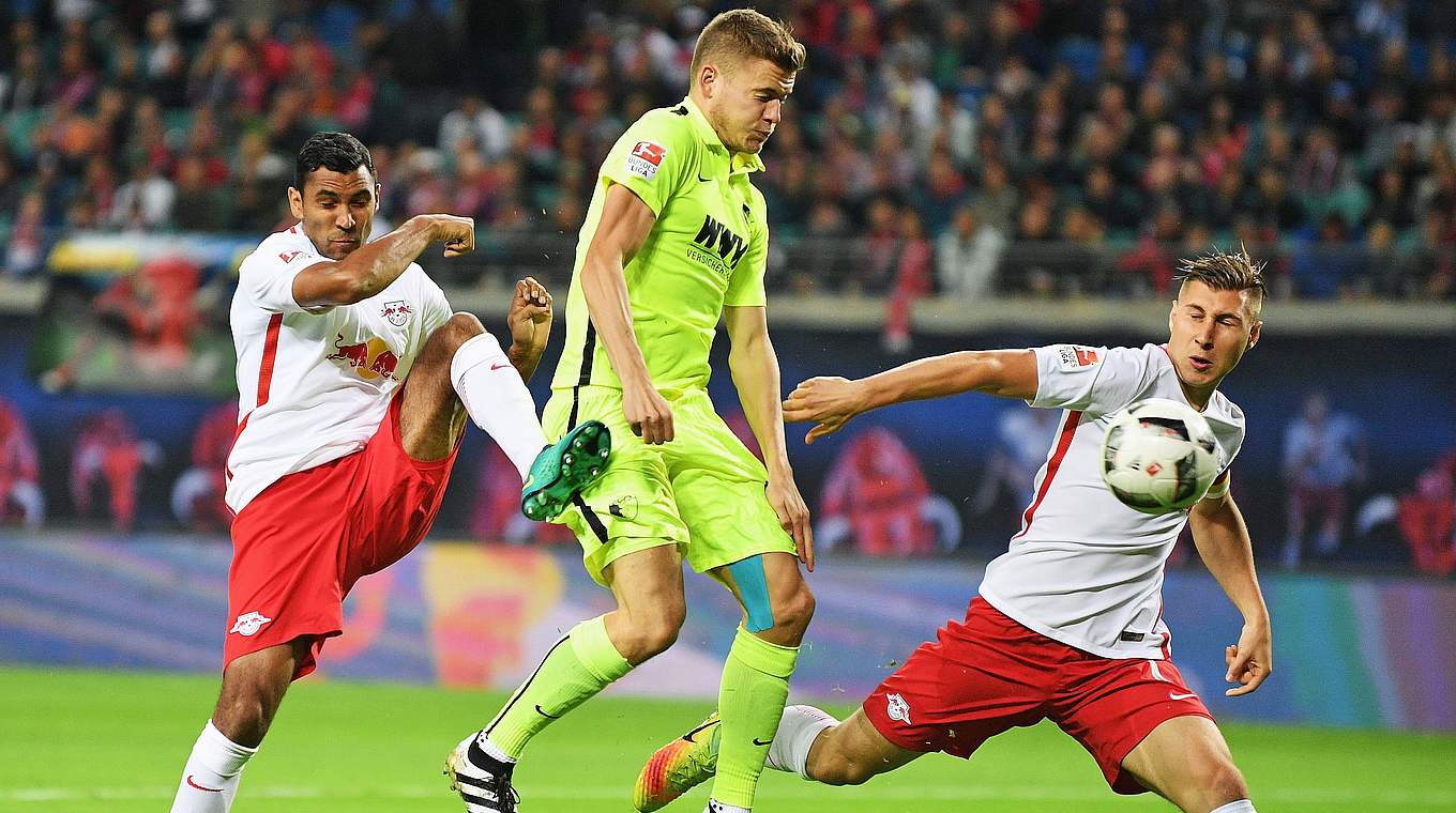 Augsburg's Finnbogason was given a tough game by Leipzig's defence © 2016 Getty Images