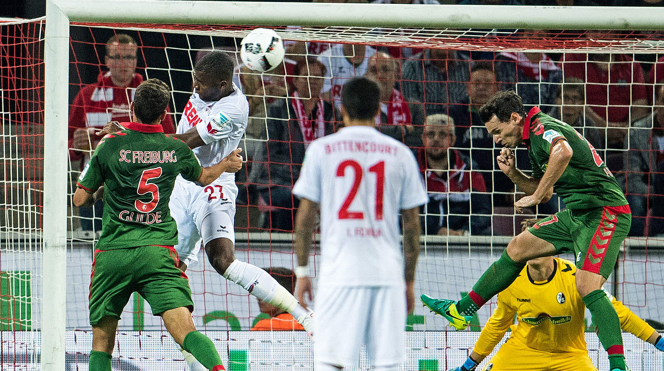 Erster Streich: Anthony Modeste (2.v.l.) markiert die Führung, Bittencourt (v.) schaut zu © Getty Images