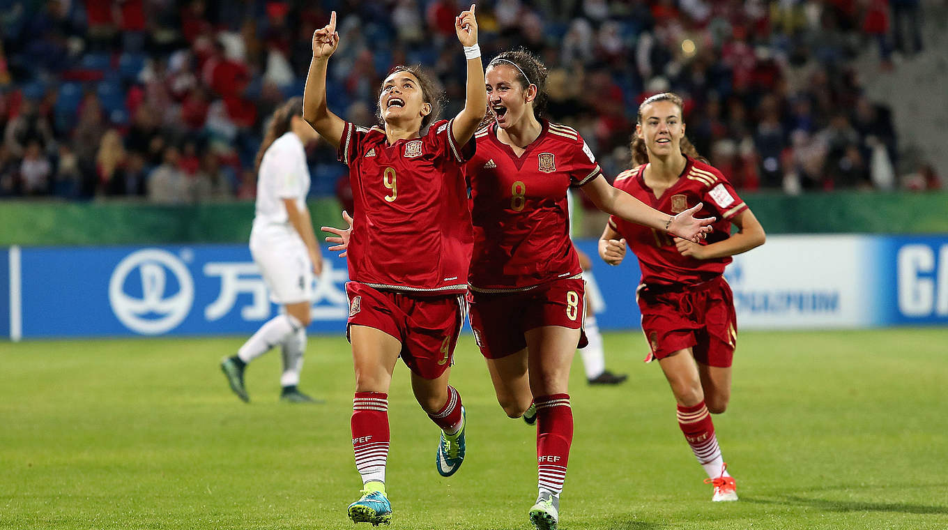 Fünferpack beim 6:0 für Spanien gegen Jordanien: Lorena Navarro (l.) © FIFA via GettyImages