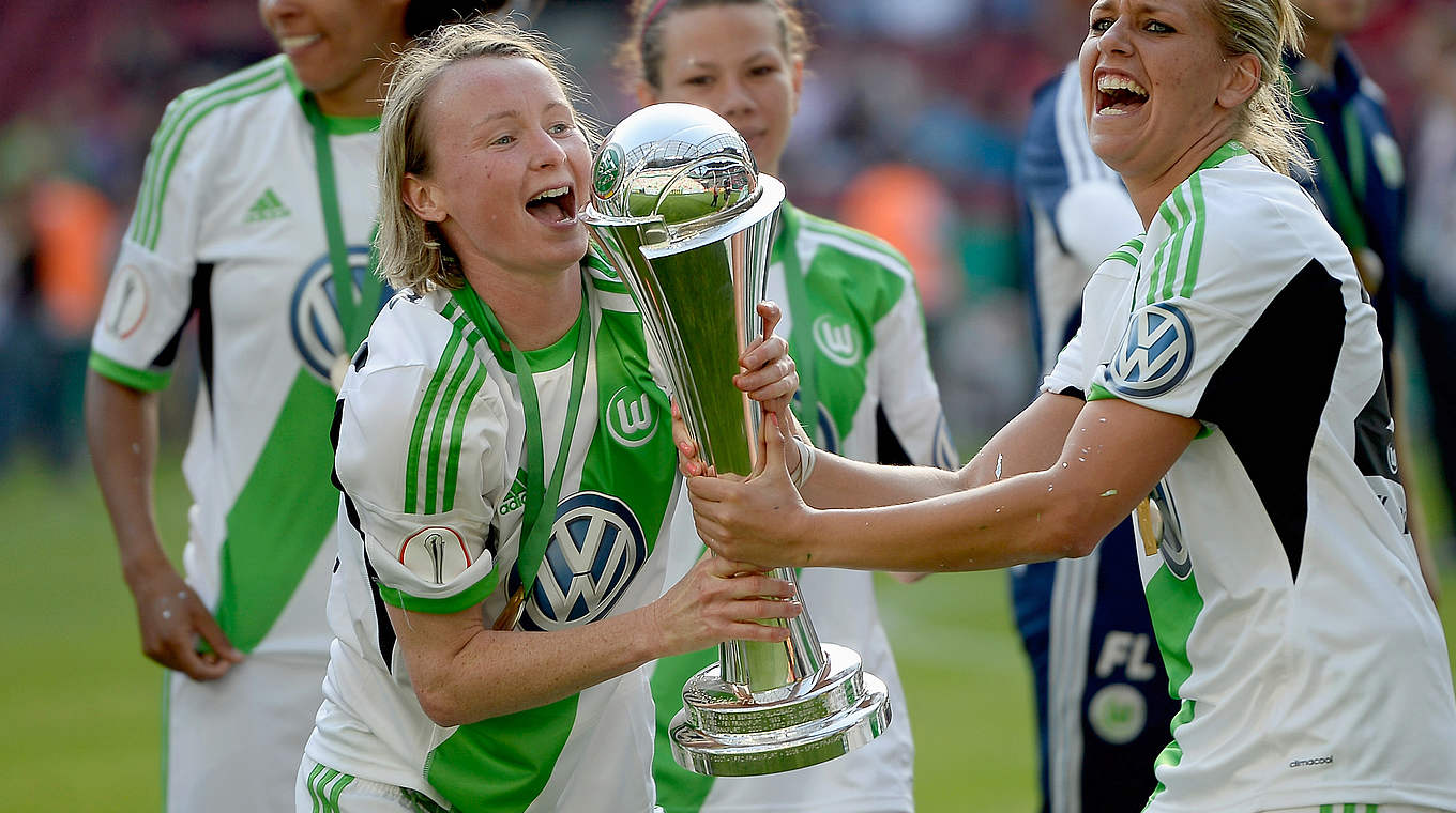 Sechsmal DFB-Pokalsiegerin: die Ex-Torjägerin und Europameisterin Conny Pohlers (l.) © 2013 Getty Images