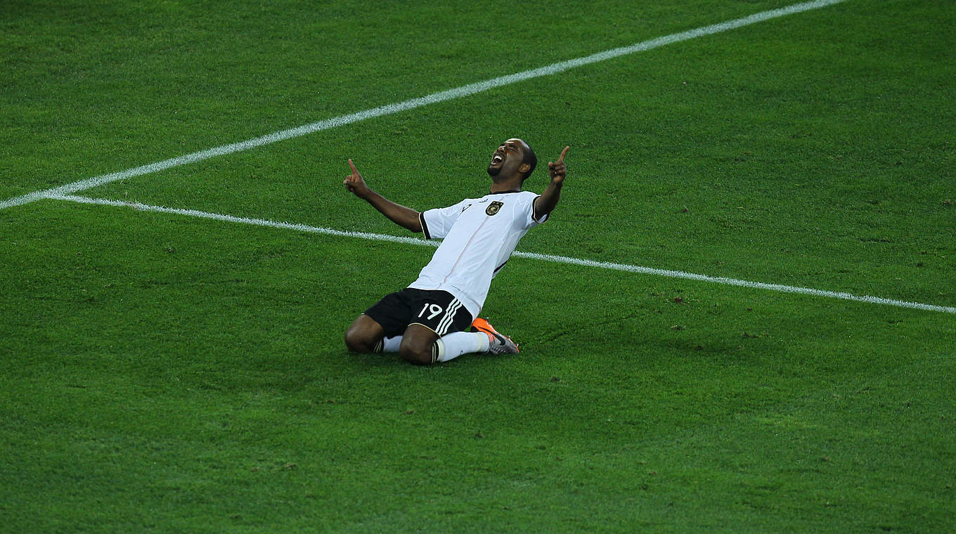 "Da bekomme ich heute noch Gänsehaut": Cacau erzielt 2010 das 4:0 gegen Australien © 2010 AFP