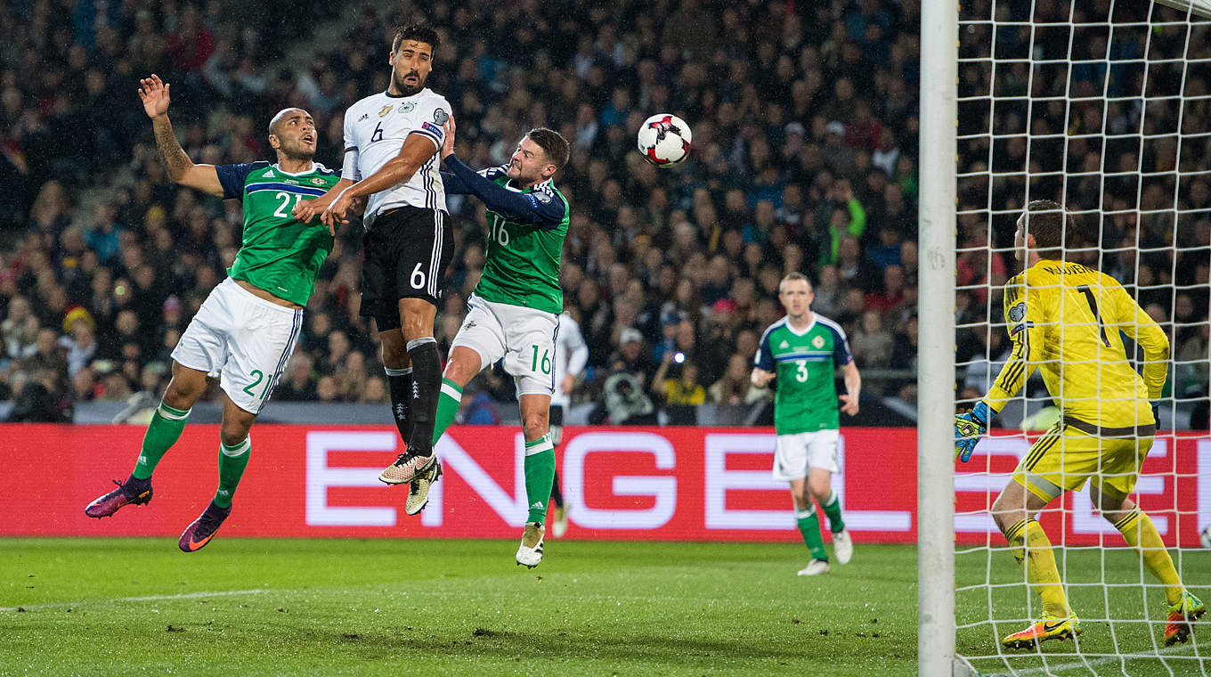 Sami Khedira heads in Germany's second goal against Northern Ireland.  © GES/Marvin Ibo G?ng?r