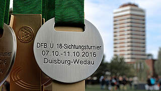 Fünf Tage lang stehen die hoffnungsvollsten Talente des Jahrgangs 1999, die mit den Auswahlteams aller 21 Fußball-Landesverbände im Deutschen Fußball-Bund zum Kräftemessen in die Sportschule Wedau gekommen sind, im Mittelpunkt. © 2016 Getty Images