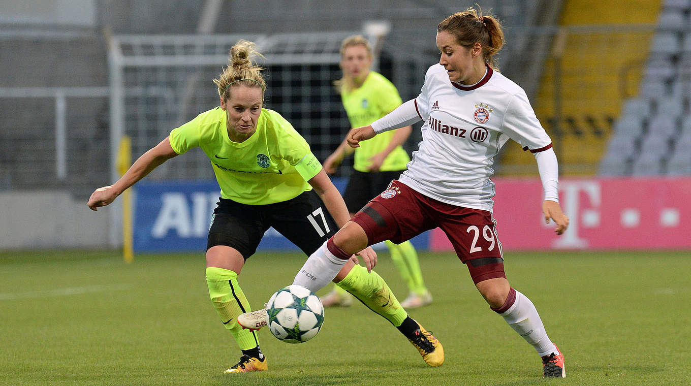 Deb Ball unter Kontrolle: Bayerns Nicole Rolser (r.) © Jan Kuppert