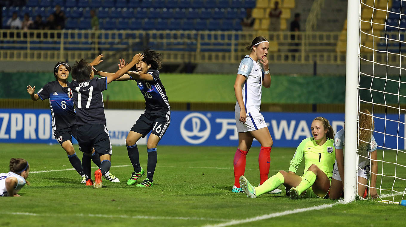 Souverän ins Halbfinale: Japans U 17-Juniorinnen besiegen England 3:0 © 2016 FIFA