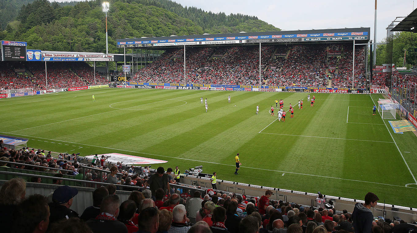 SC Freiburg: Schwarzwald-Stadion (24.000 Plätze) © 2015 Getty Images