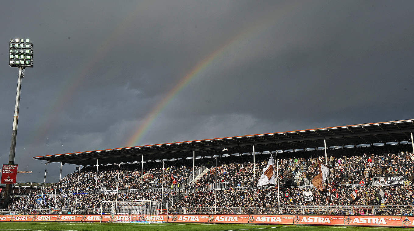 FC St. Pauli: Millerntor-Stadion (29.546 Plätze) © 2012 Getty Images