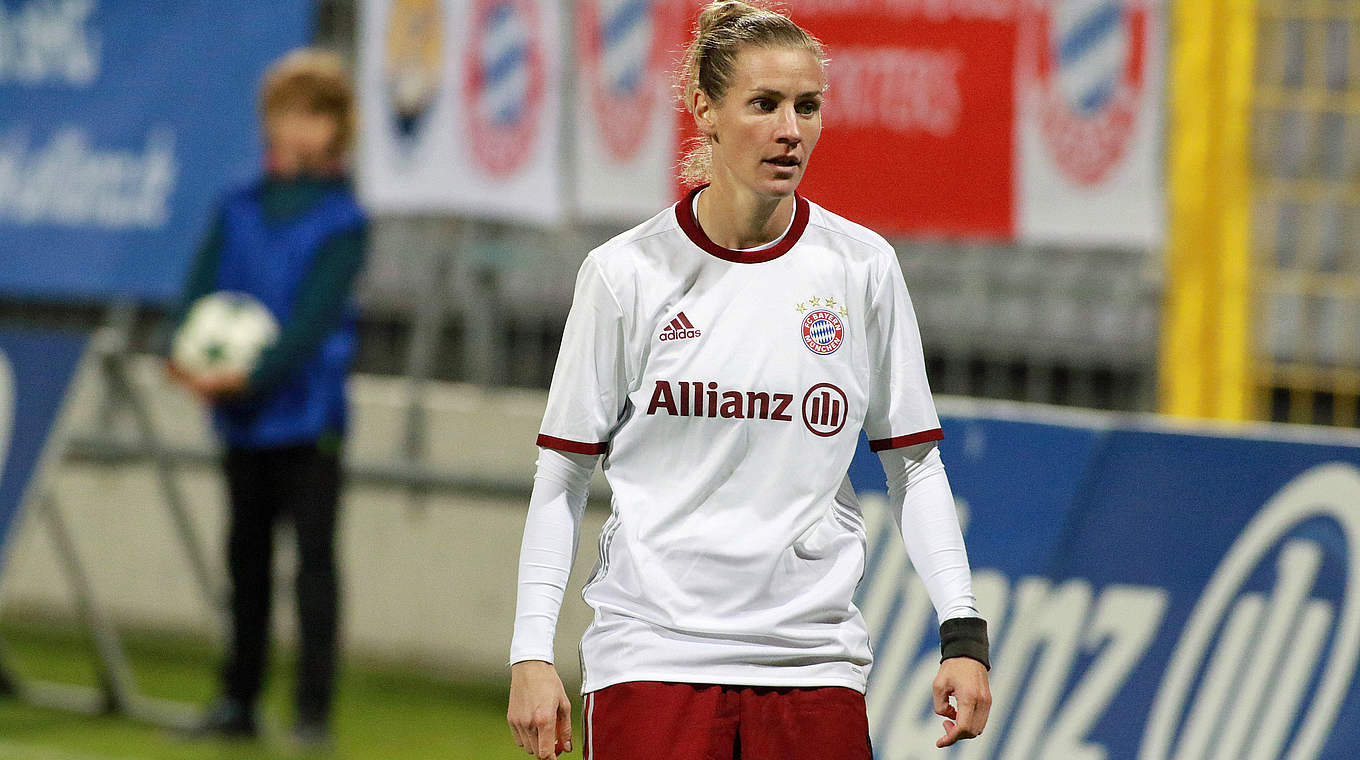 Freut sich auf ihr Comeback im DFB-Team und beim FC Bayern: Simone Laudehr © imago/Lackovic