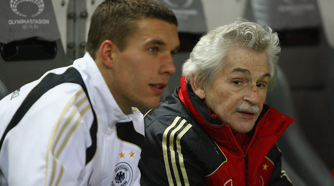 Beim A-Team unzertrennlich: Lukas Podolski und Adolf Katzenmeier © 2008 Getty Images