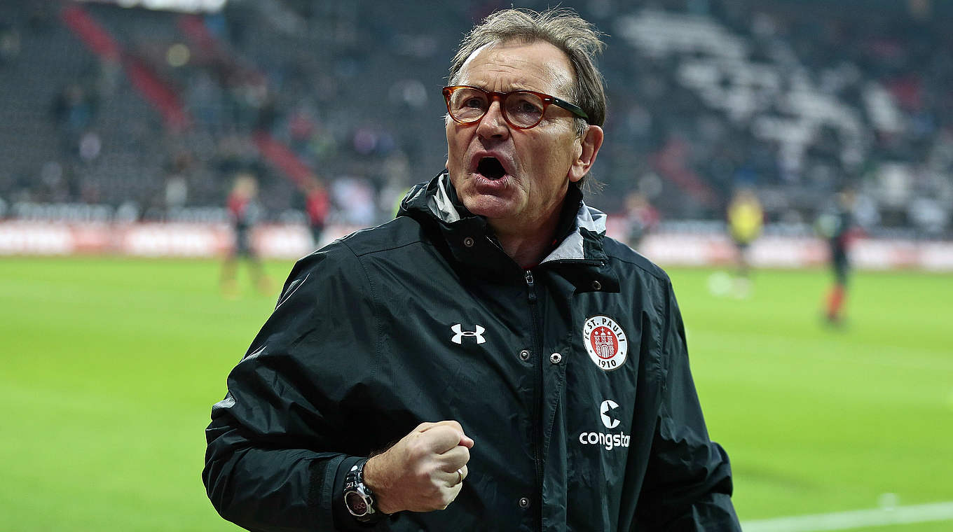 Pauli-Coach Ewald Lienen: "Frage mich, warum ich nicht früher hier gelandet bin" © 2016 Getty Images