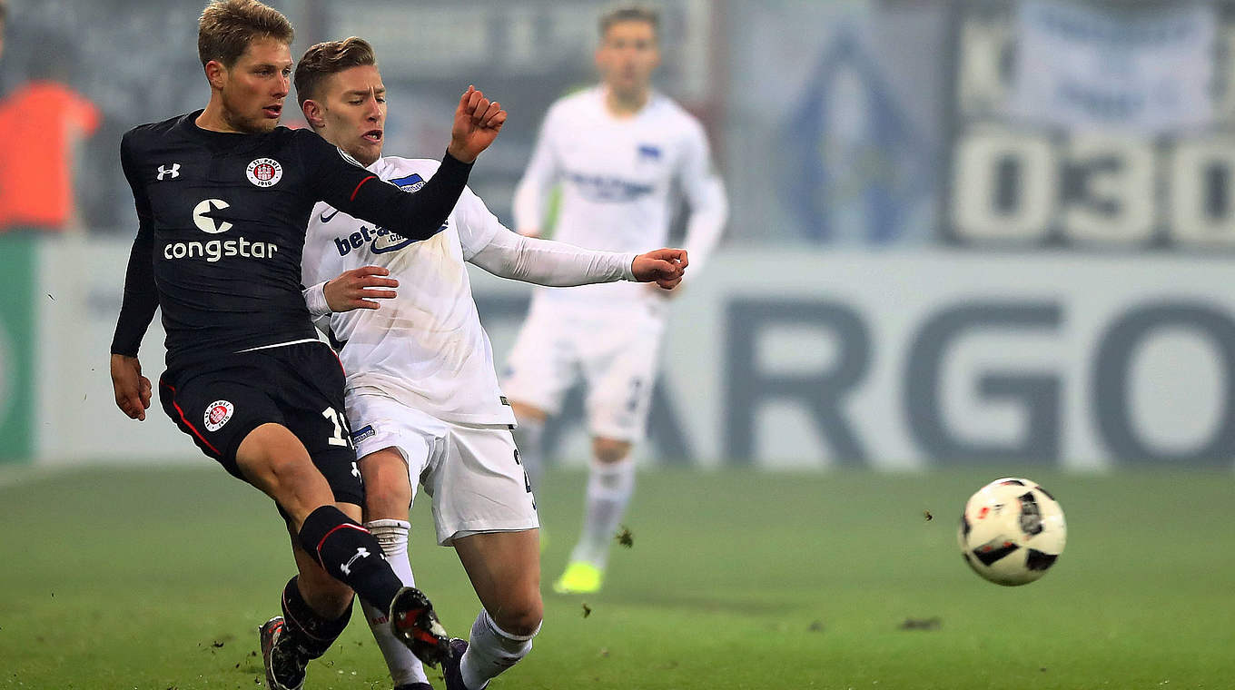 Hertha-Torschütze am Millerntor: U 21-Nationalspieler Mitchell Weiser (2.v.l.) © 2016 Getty Images