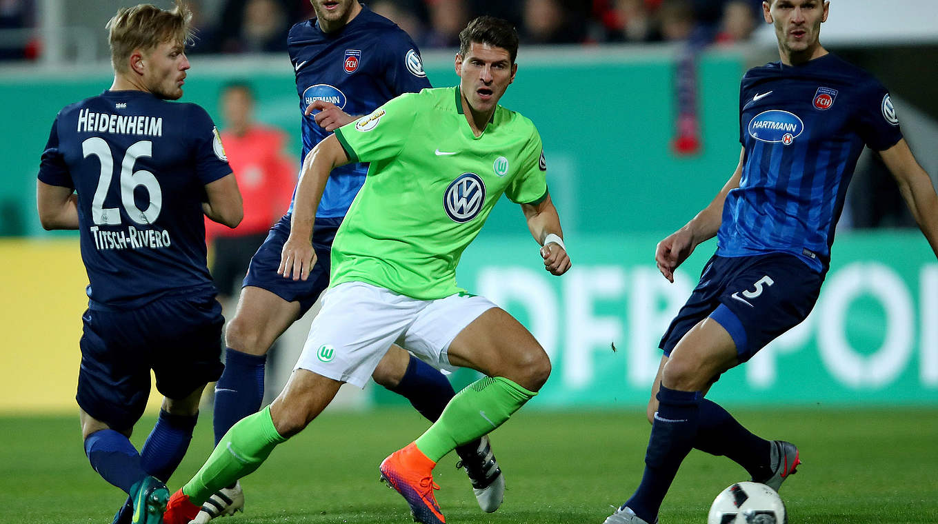 Matchwinner beim 1:0 der Wolfsburger in Heidenheim: Mario Gomez © 2016 Getty Images