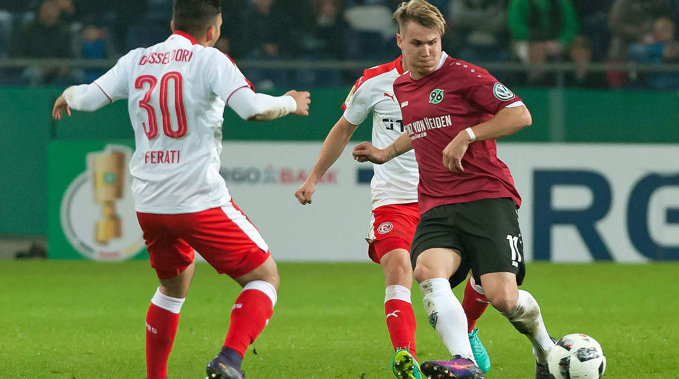 Doppeltorschütze beim 6:1 von Hannover gegen Düsseldorf: Felix Klaus (r.) © imago/foto2press