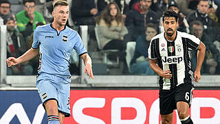 Sami Khedira's Juve side went top after their win on matchday 10 of Serie A.  © 2016 Getty Images