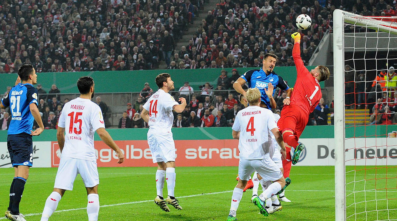 Timo Horn (r.): "Man kann als Torwart immer nur versuchen, sich davorzuschmeißen" © imago/Nordphoto