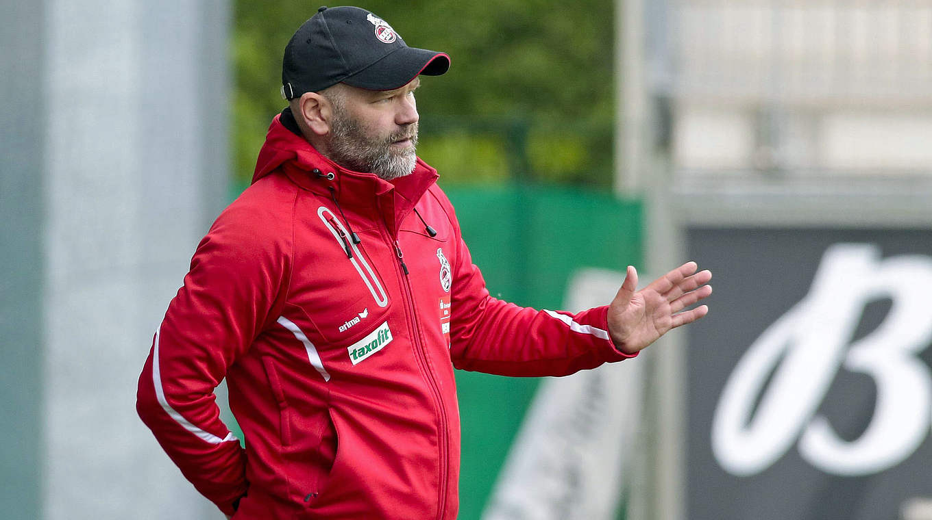 Sieg beim Comeback: Köln mit Trainer Marcus Kühn  © imago/foto2press