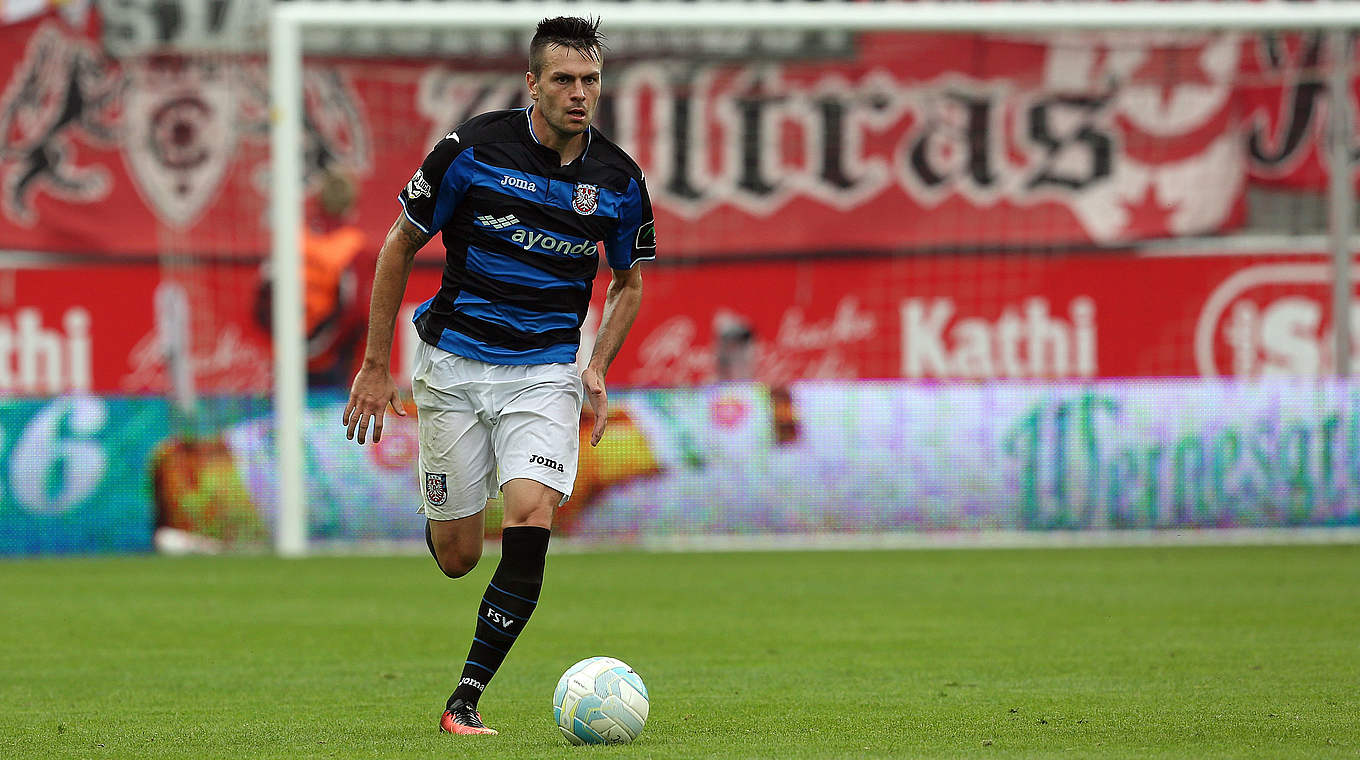 Fällt vorerst mit einer Bänderdehnung im Knie aus: Denis Streker vom FSV Frankfurt © 2016 Getty Images