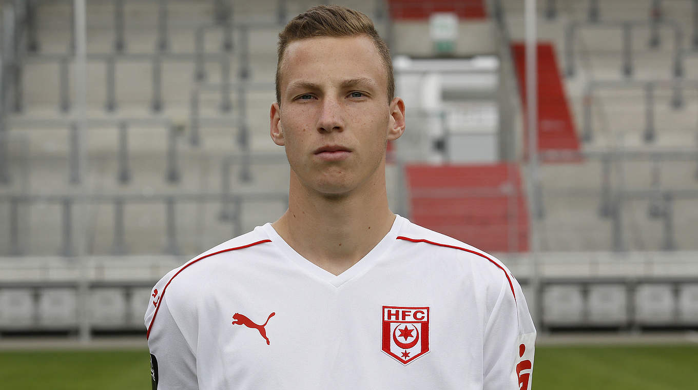 Profivertrag bis 2019: Hallescher FC bindet Talent Martin Ludwig langfristig © 2016 Getty Images