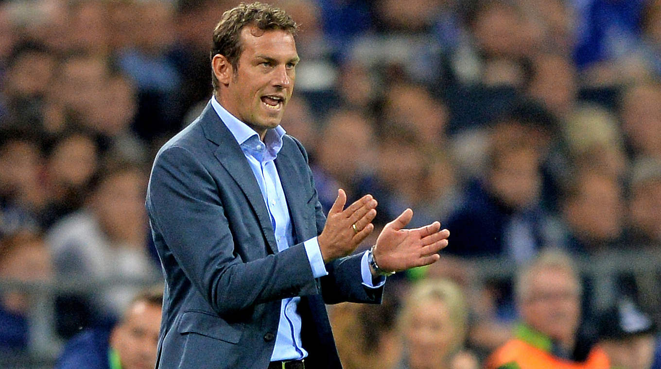 Hofft auf seinen 50. Bundesligasieg: Schalke-Trainer Markus Weinzierl © 2016 Getty Images