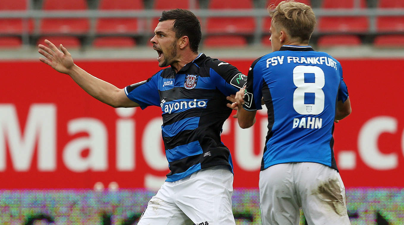 Will auch gegen sein Ex-Team Osnabrück jubeln: Frankfurts Ornatelli (l.) © 2016 Getty Images