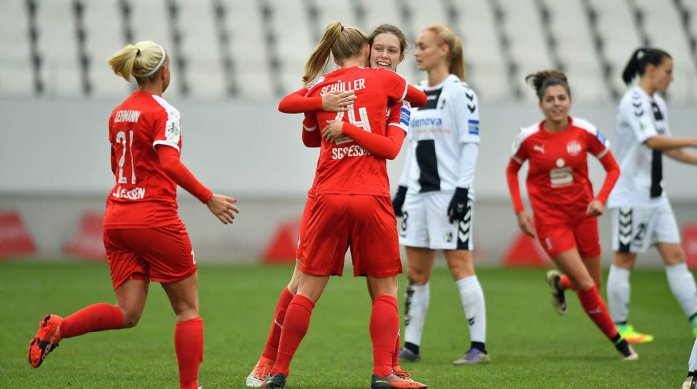 Jubel in Essen: Die SGS fügt dem SC Freiburg die erste Saisonniederlage zu © Jan Kuppert