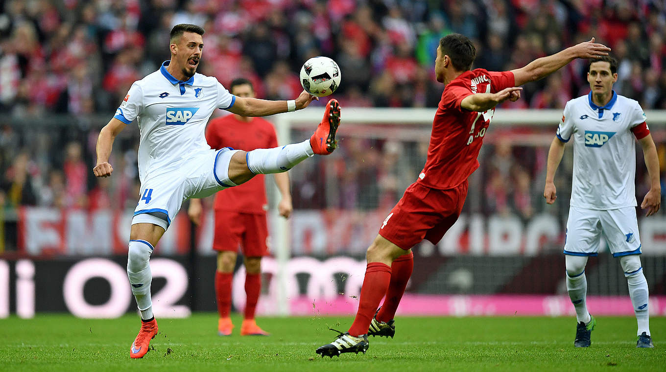 Duell auf Augenhöhe: Hoffenheim entführt einen Punkt beim Topspiel in München © 2016 Getty Images