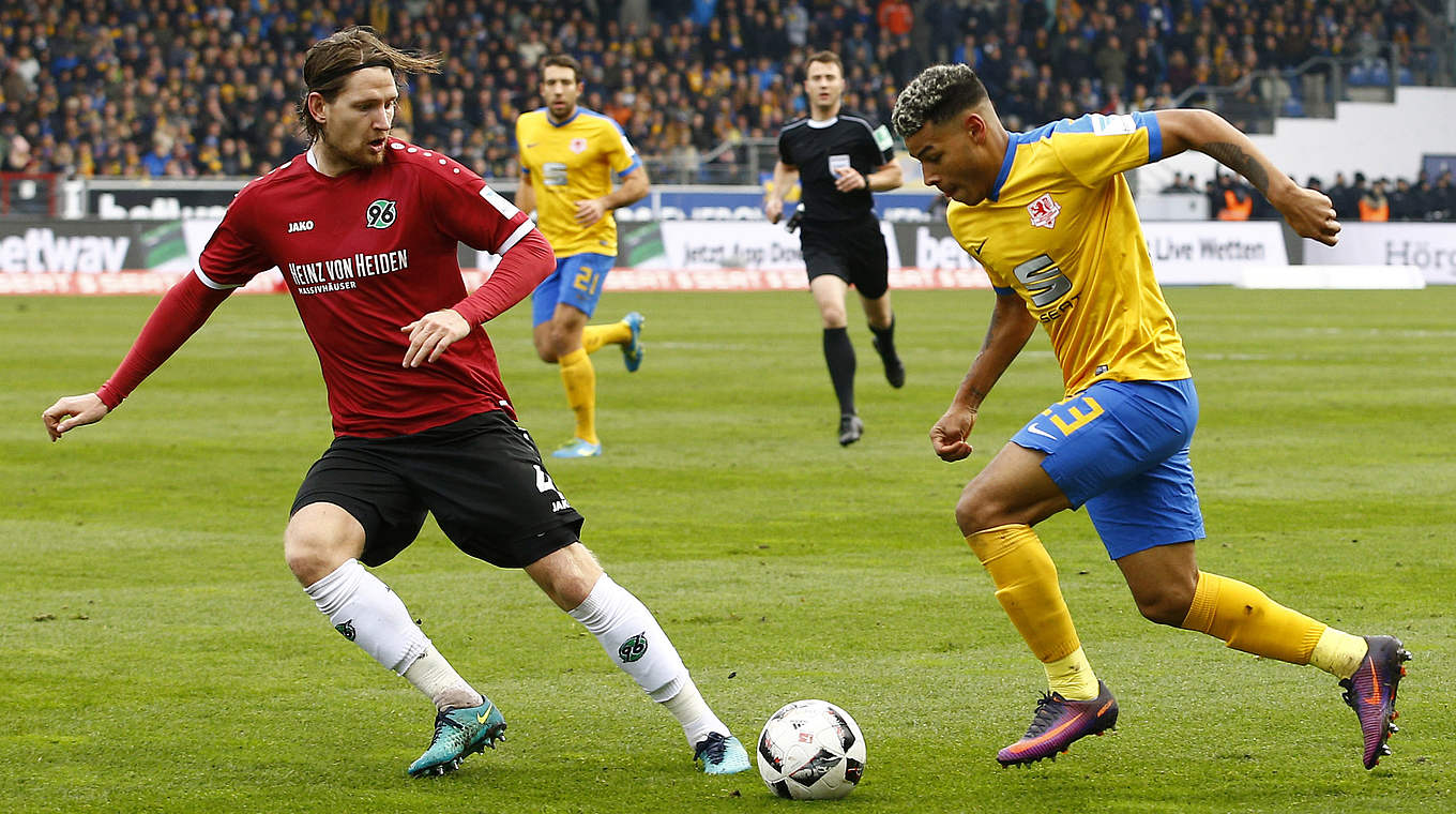 Trifft für Braunschweig zum zwischenzeitlichen 2:0: Onel Hernández (r.) © 2016 Getty Images