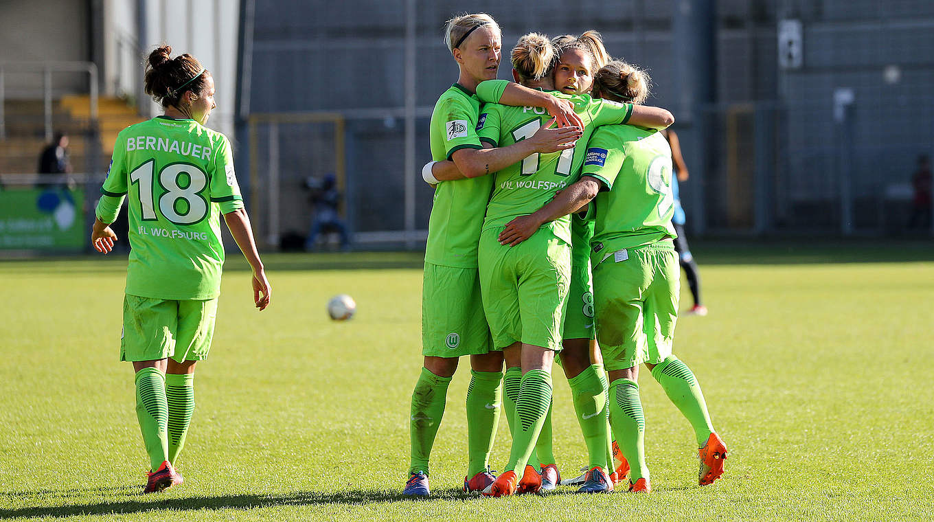 Nilla Fischer (2.v.l.): "Der wichtigste Wettbewerb ist die Allianz Frauen-Bundesliga" © Jan Kuppert