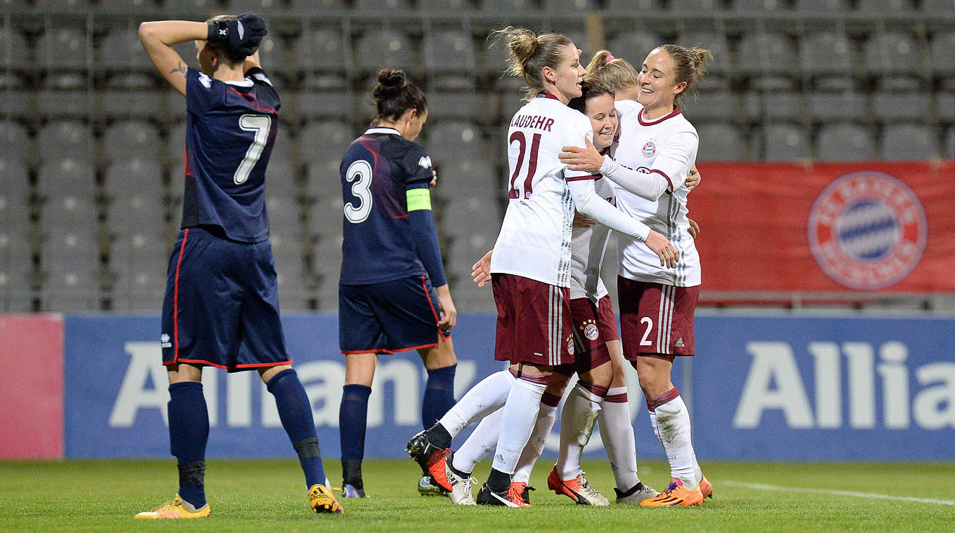 FC Bayern Ladies put one foot in the quarter-finals of the UEFA Women's Champions League with a 4-0 win over FC Rossiyanka © Jan Kuppert