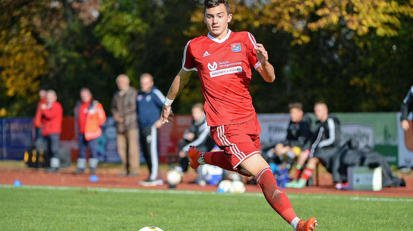 Trifft mit der SpVgg Unterhaching auf Eintracht Frankfurt: Angreifer Philipp Herrmann © imago/foto2press