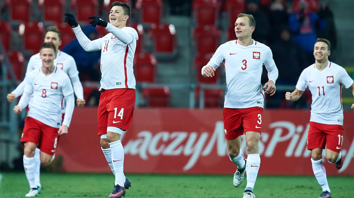 Großer Jubel: Die Polen feiern den Treffer von Dawid Kownacki (M.) © Getty Images