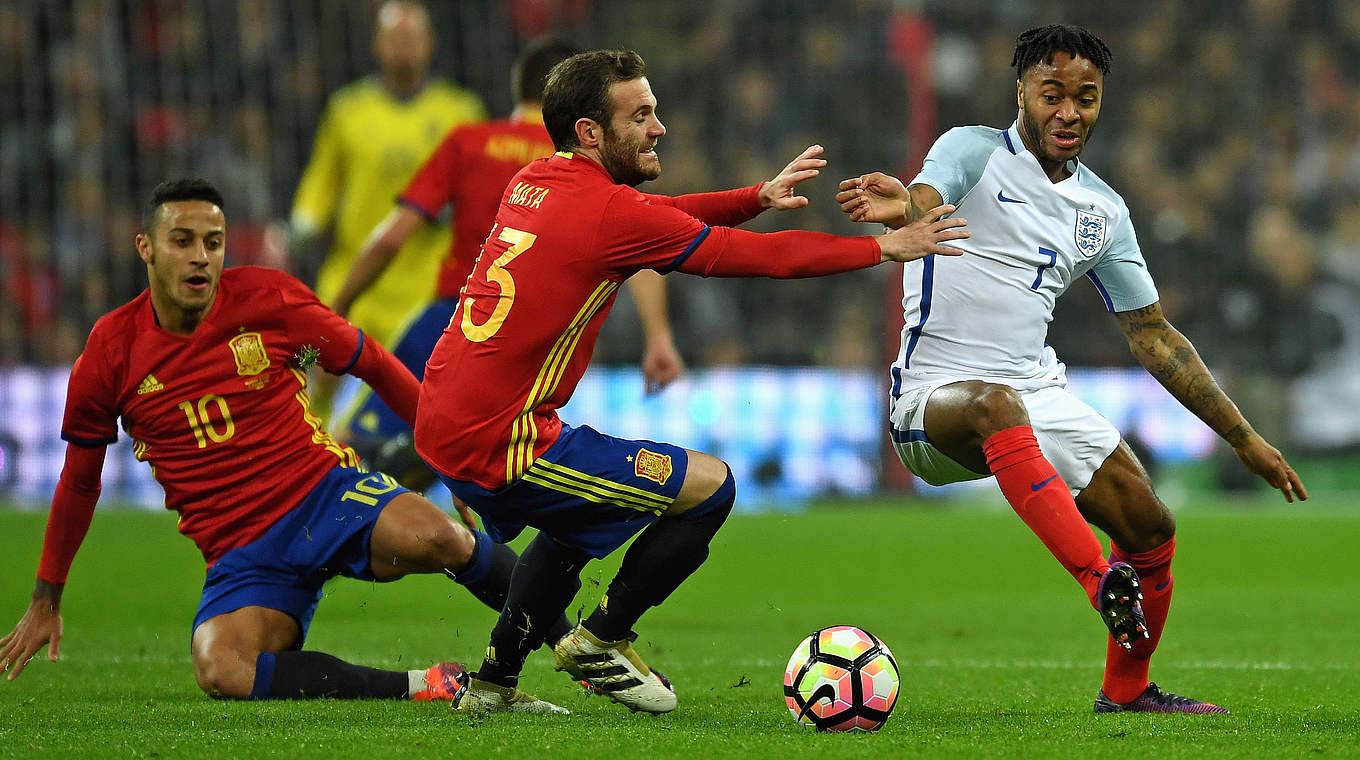 Irres Duell: Spanien rettet mit zwei späten Toren ein Remis in Wembley © 2016 Getty Images