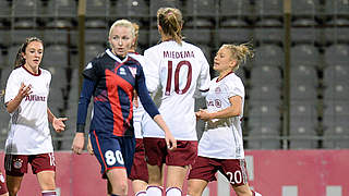 Trifft beim FK Rossijanka doppelt: Vivianne Miedema (2.v.r.) © Jan Kuppert