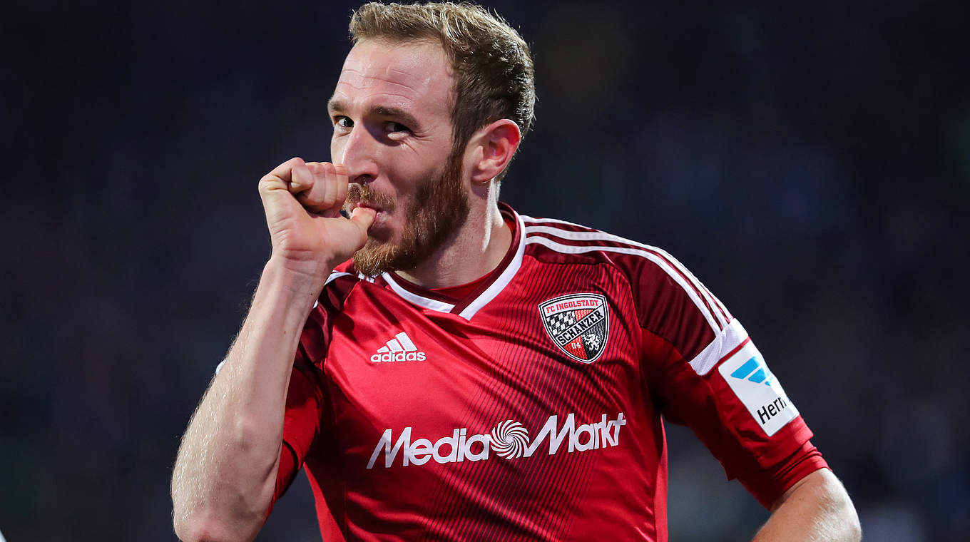 Moritz Hartmann scores to ensure victory for FC Ingolstadt  © 2016 Getty Images