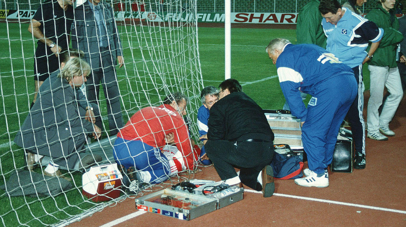 Schreckliche Szenen im Volkspark anno 1989: Ditmar Jakobs landet im Tornetz © 2005 Getty Images