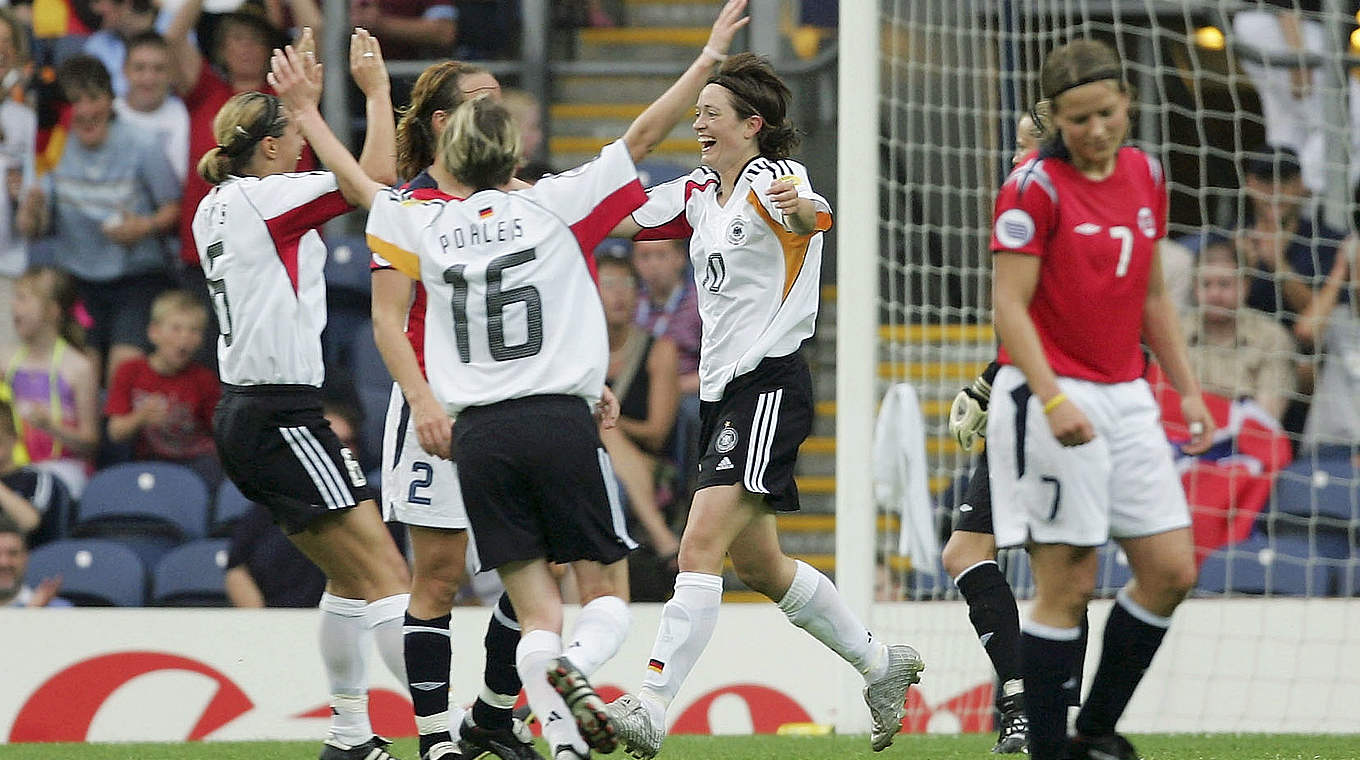 Drittes Duell im EM-Finale, dritter Titel für Deutschland: 2005 im englischen Blackburn © 2005 Getty Images