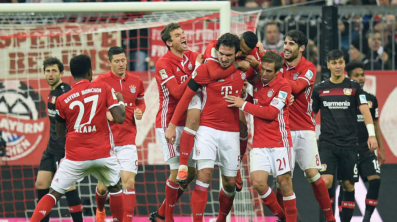 Matchwinner für die Bayern: Weltmeister Mats Hummels (M.) © 2016 Getty Images