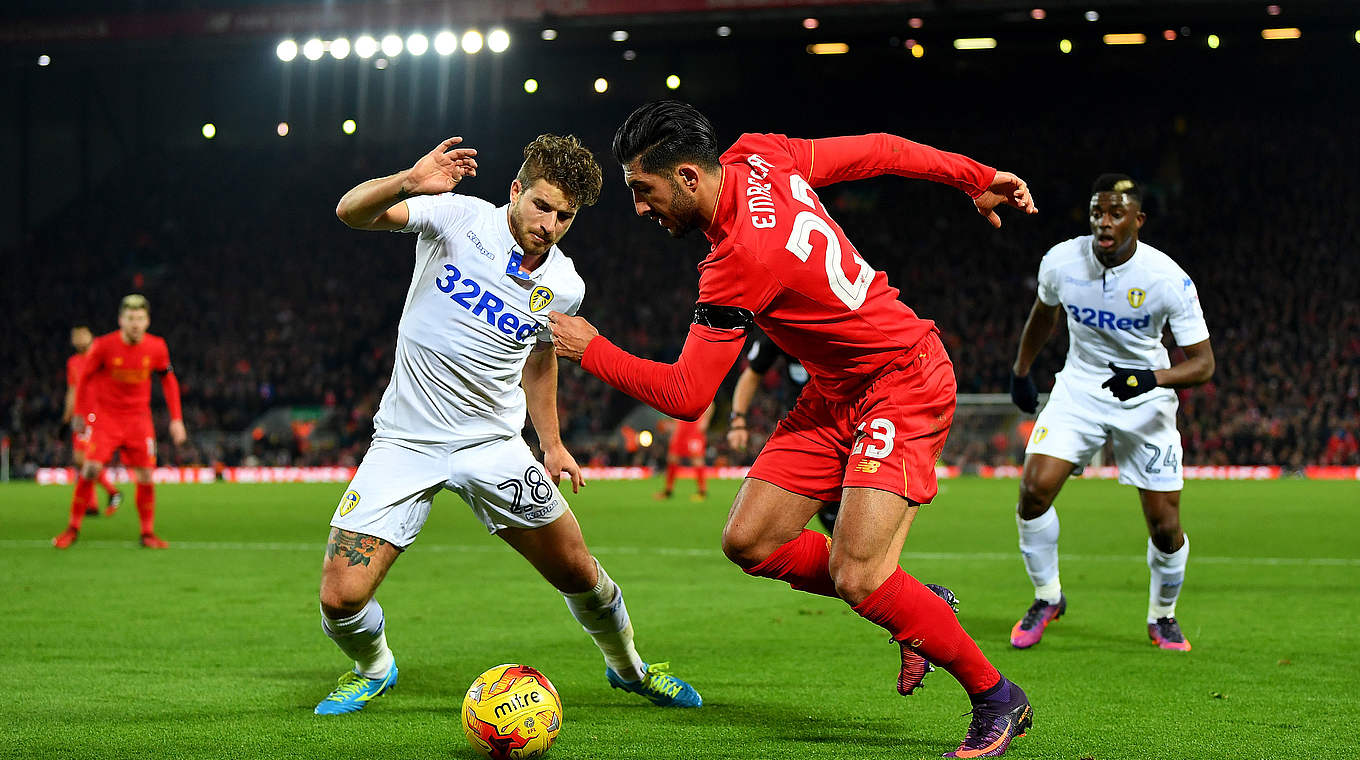 Setzt sich durch: Nationalspieler Emre Can (r.) im Duell mit Gaetano Berardi von Leeds © 2016 Getty Images