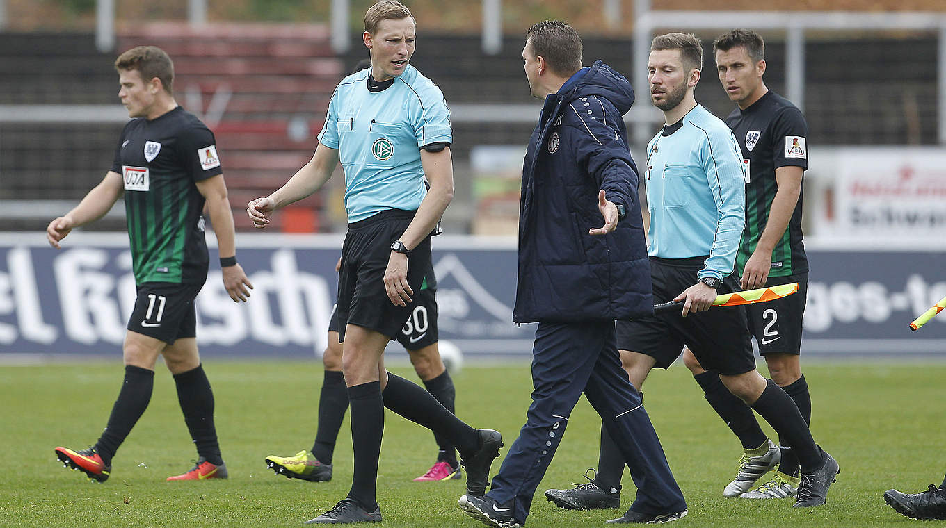 Wegen unsportlichen Verhaltens zu einer Geldstrafe verurteilt: Uwe Koschinat (v.) © 2016 Getty Images